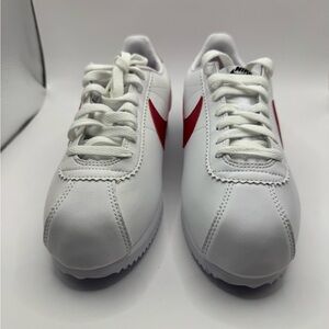 WMNS Nike Classic  Cortez Sneakers